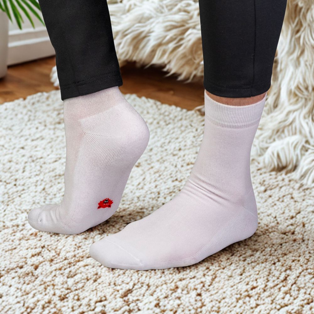 Strong white bamboo socks with colour-coding